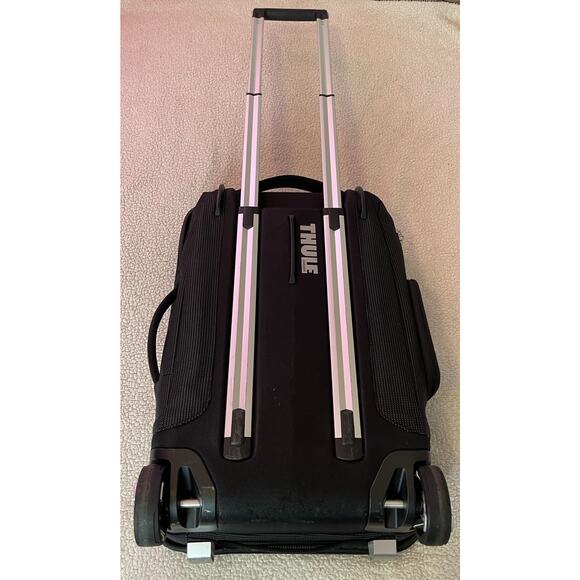 Thule Crossover 25Inch Rolling Backpack Weekend Luggage good condition - Picture 10 of 14